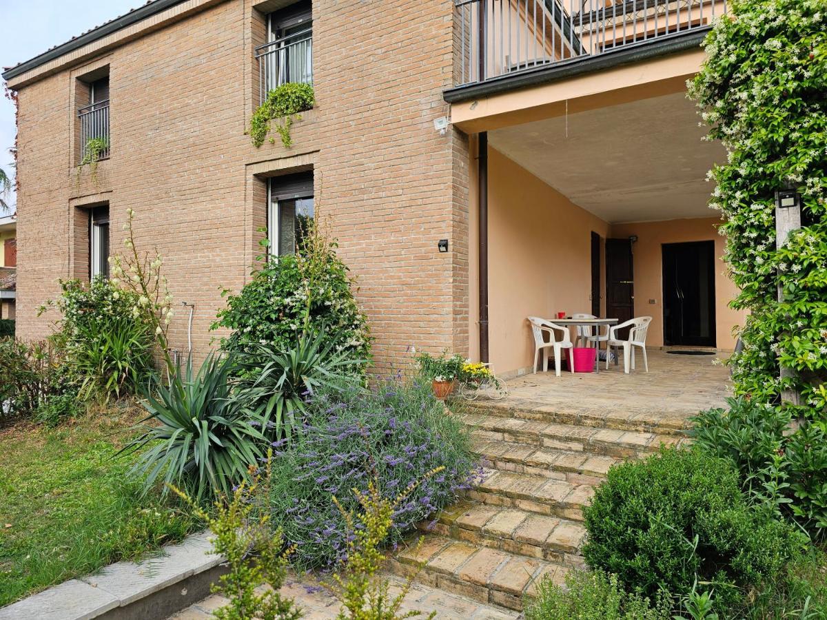 Вілла Casa Vincenzo 130 Mq Con Portico Ed Ingresso Esclusivo Dal Giardino Felino Екстер'єр фото