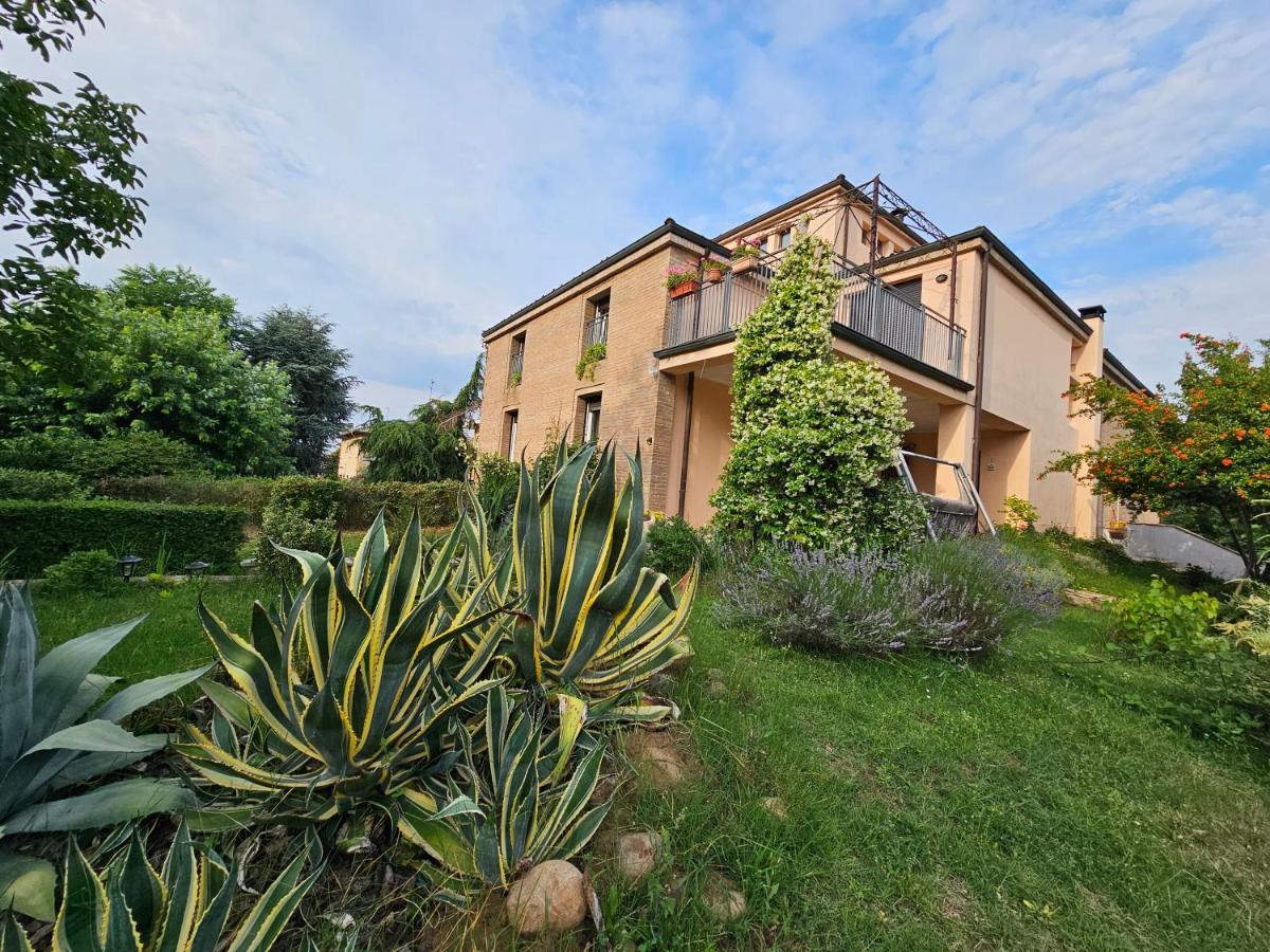Вілла Casa Vincenzo 130 Mq Con Portico Ed Ingresso Esclusivo Dal Giardino Felino Екстер'єр фото